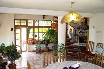 Rumunjska Privát Buşteni, Eksterijer